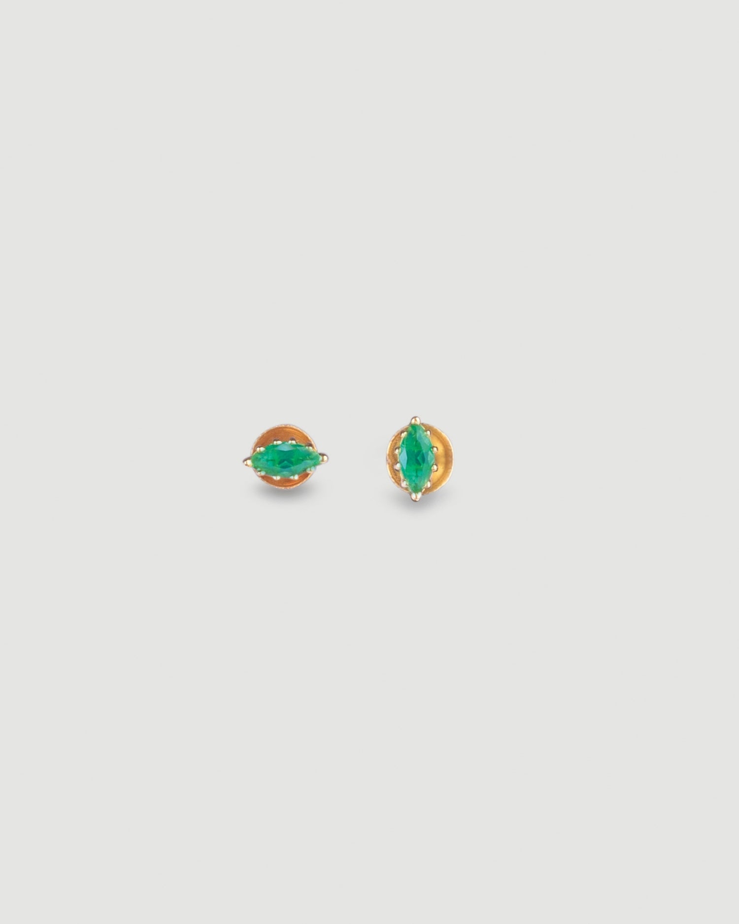 Oliva Studs